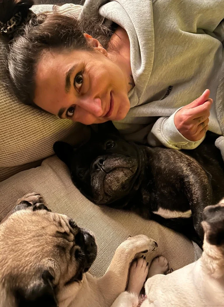 Mandana is working at DogsOfElla